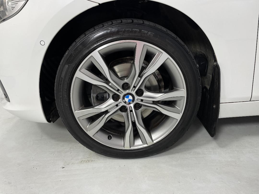 Photo '10' of BMW 2 Series