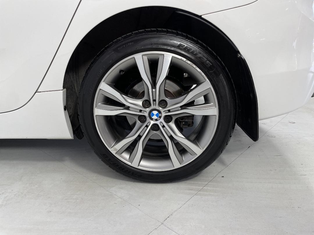 Photo '11' of BMW 2 Series