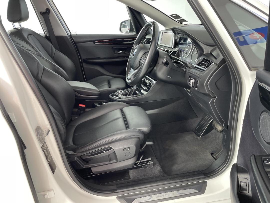 Photo '16' of BMW 2 Series