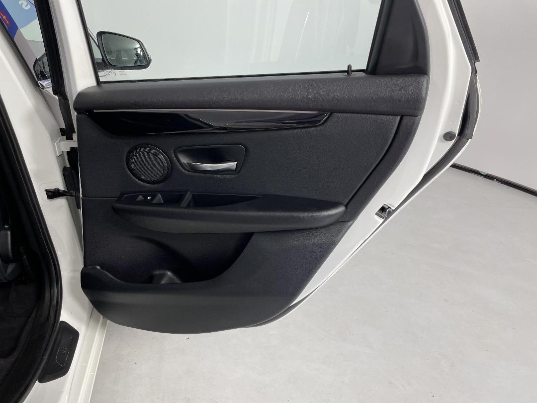 Photo '19' of BMW 2 Series