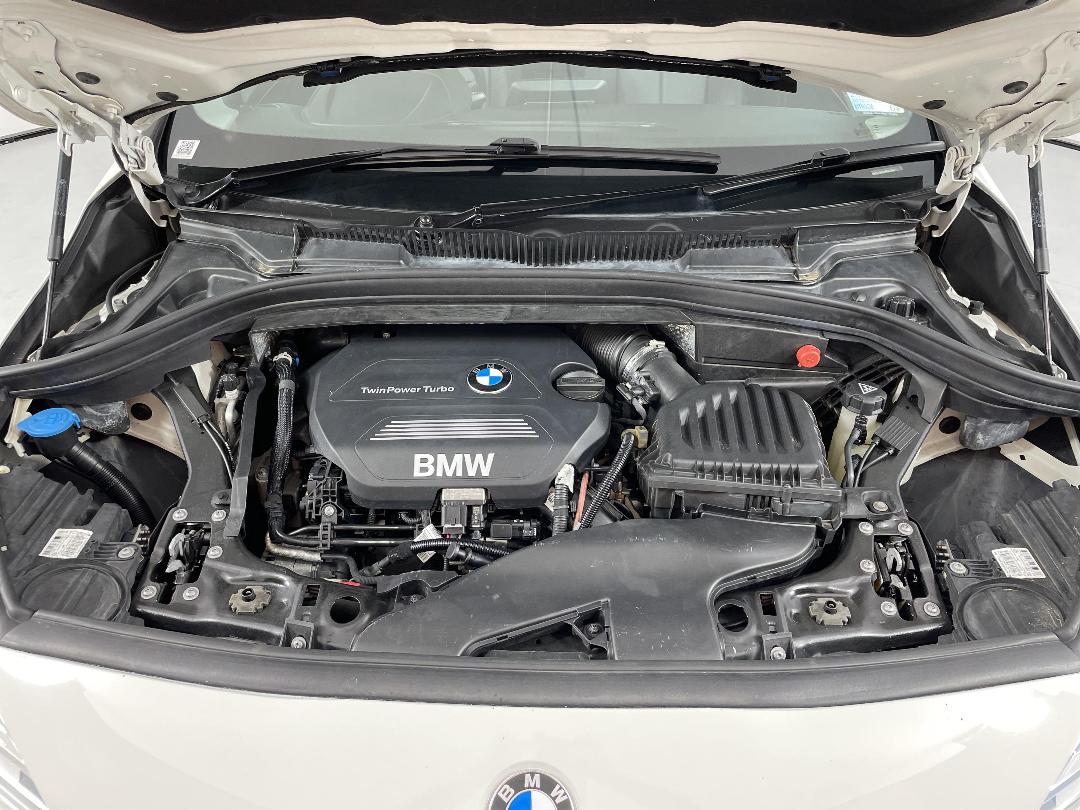 Photo '13' of BMW 2 Series