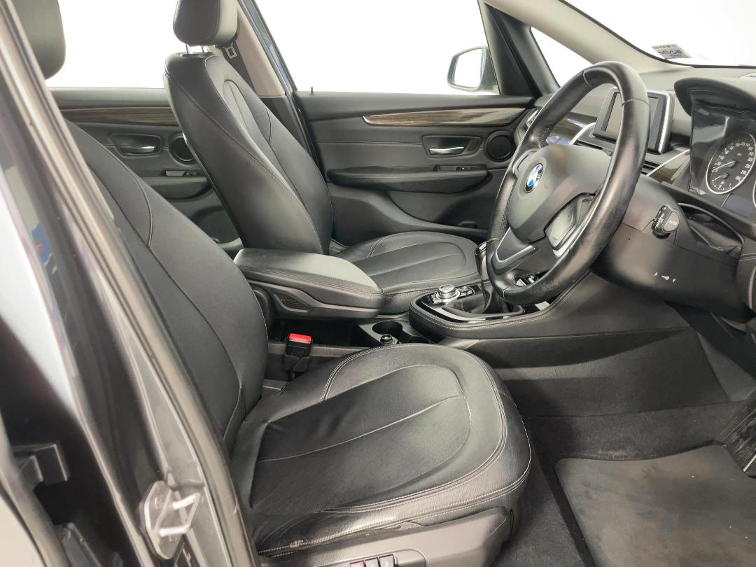 Photo '16' of BMW 2 Series