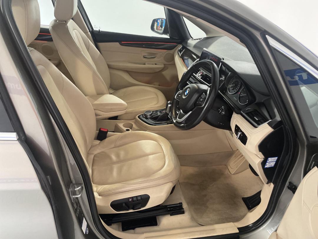 Photo '16' of BMW 218D