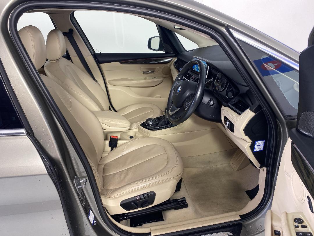 Photo '16' of BMW 218D