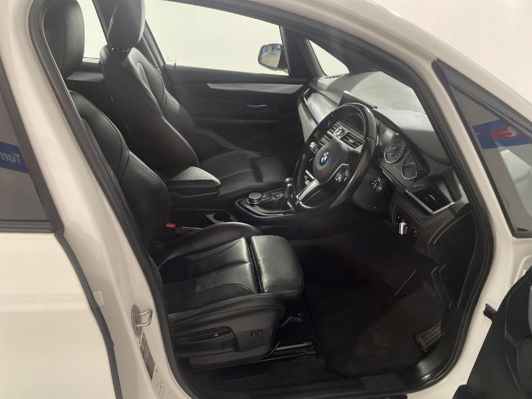 Photo '16' of BMW 218D Photo '16' of BMW 218D