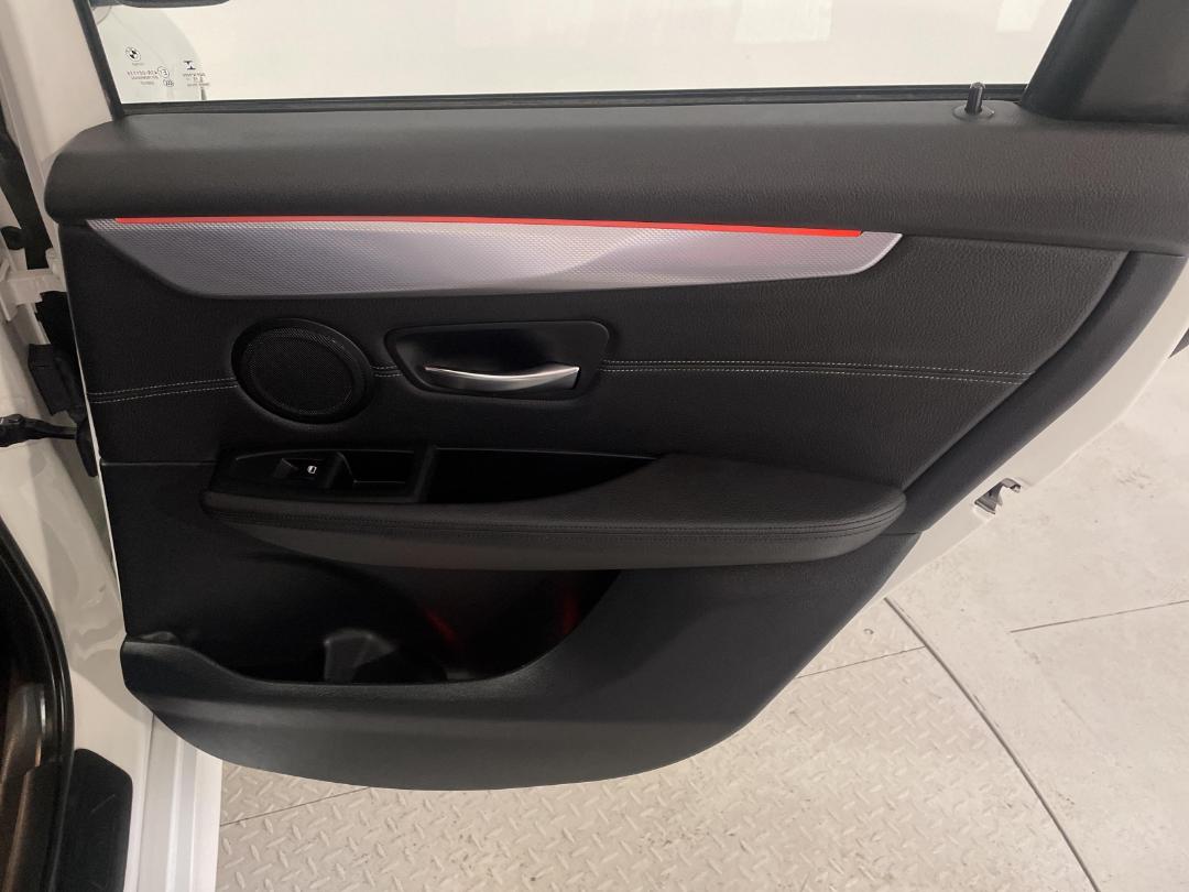 Photo '19' of BMW 218D Photo '19' of BMW 218D