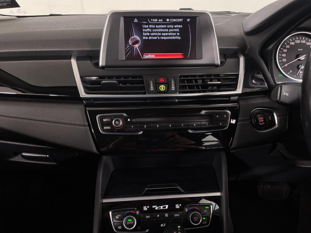 Photo '18' of BMW 218I Photo '18' of BMW 218I