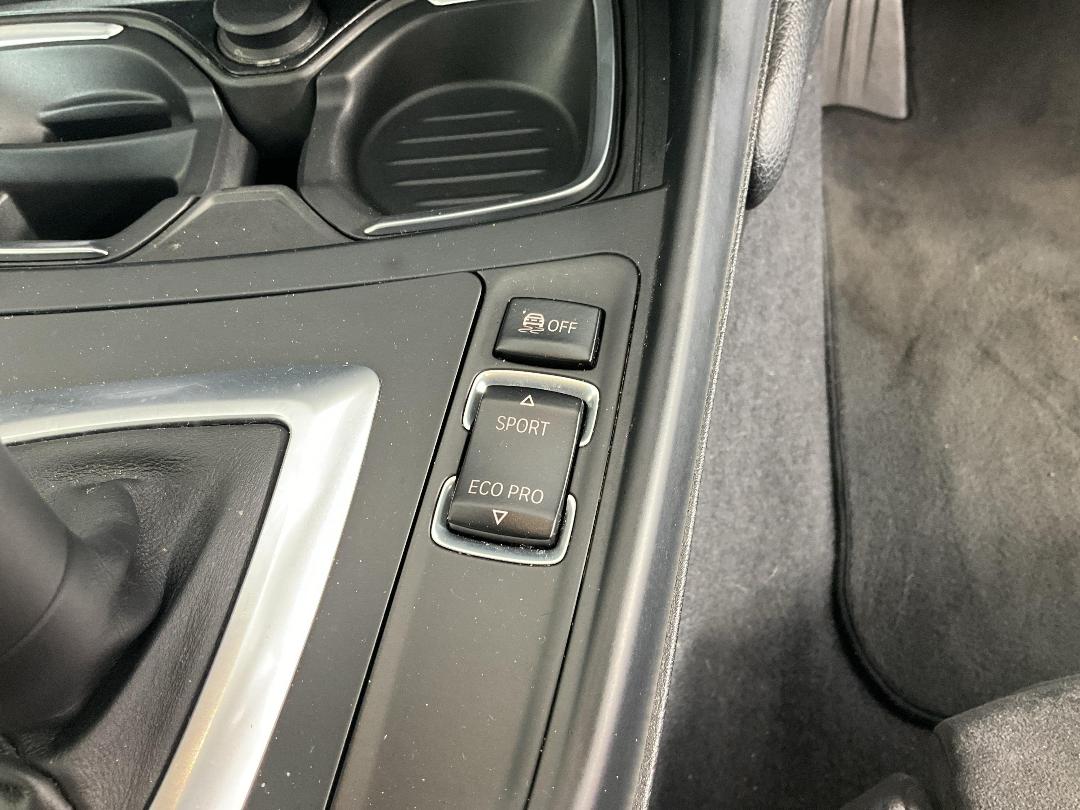 Photo '29' of BMW 220I