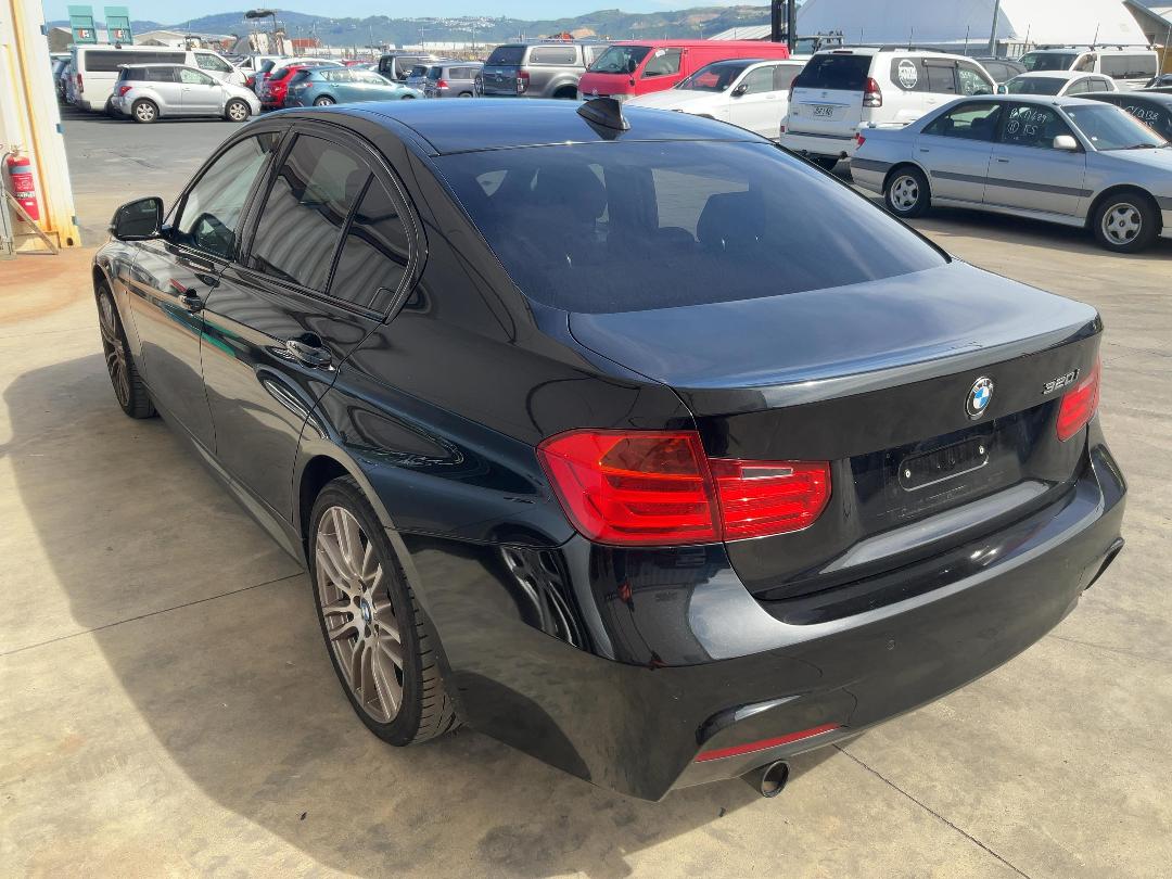 Photo '4' of BMW 3 Series 320I