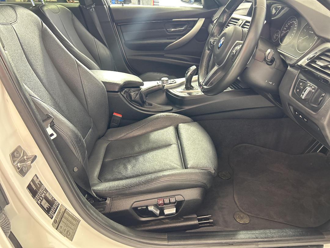 Photo '16' of BMW 3 Series