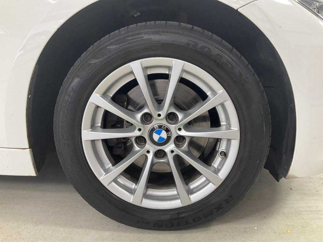 Photo '9' of BMW 320I Photo '9' of BMW 320I