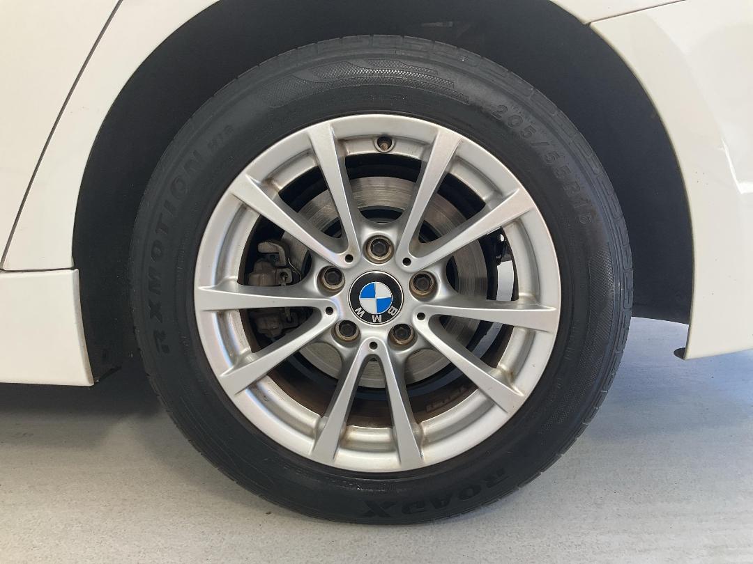 Photo '11' of BMW 320I Photo '11' of BMW 320I