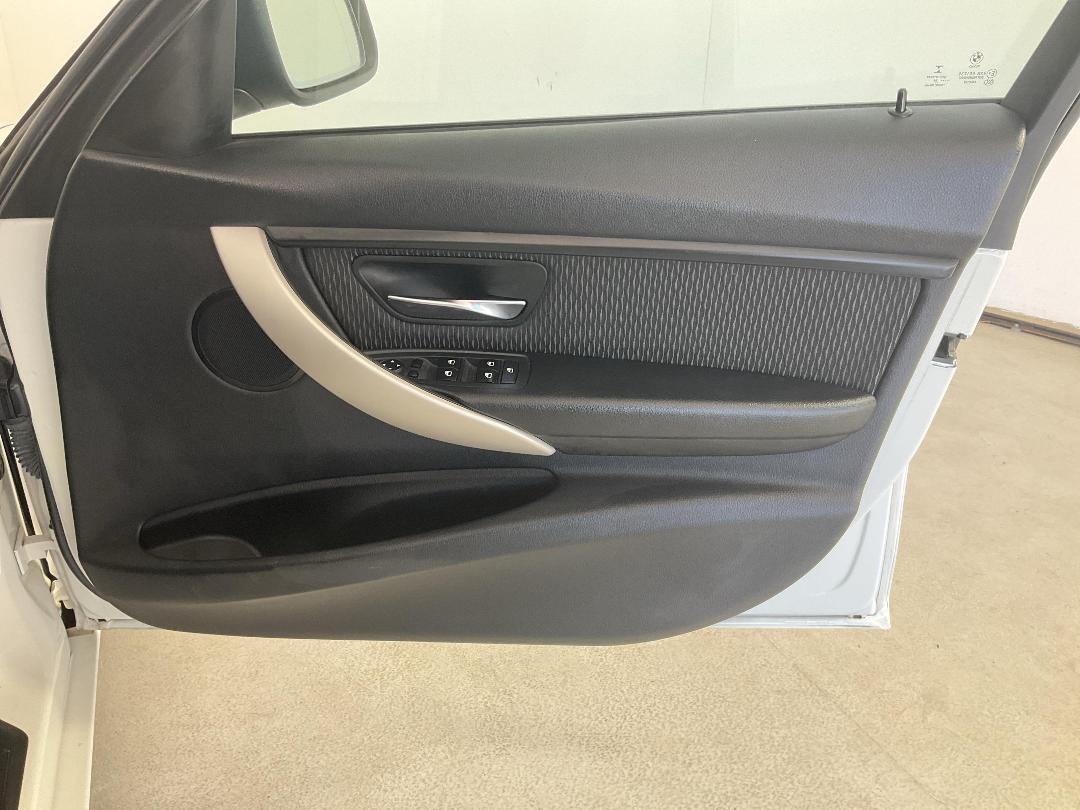 Photo '15' of BMW 320I Photo '15' of BMW 320I