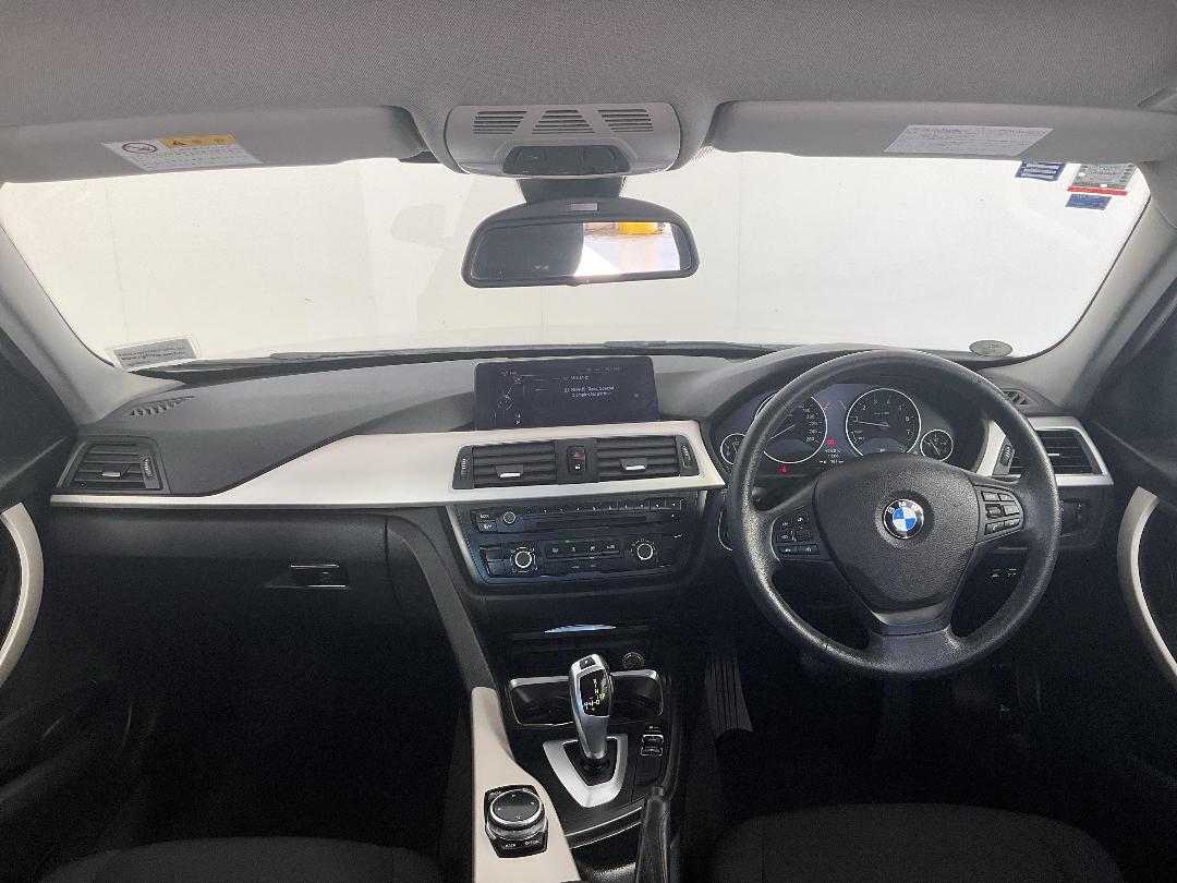 Photo '17' of BMW 320I Photo '17' of BMW 320I