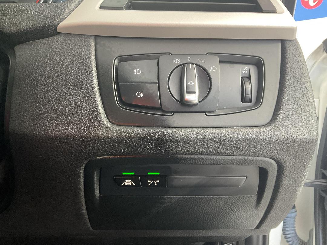 Photo '28' of BMW 320I Photo '28' of BMW 320I