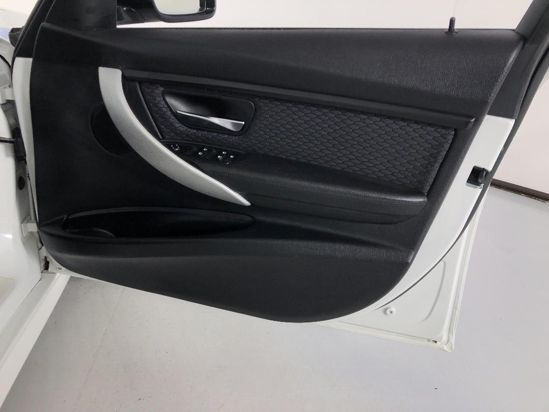 Photo '15' of BMW 320I Photo '15' of BMW 320I