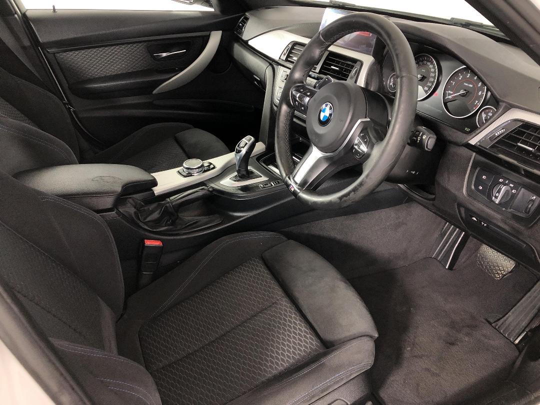 Photo '16' of BMW 320I Photo '16' of BMW 320I