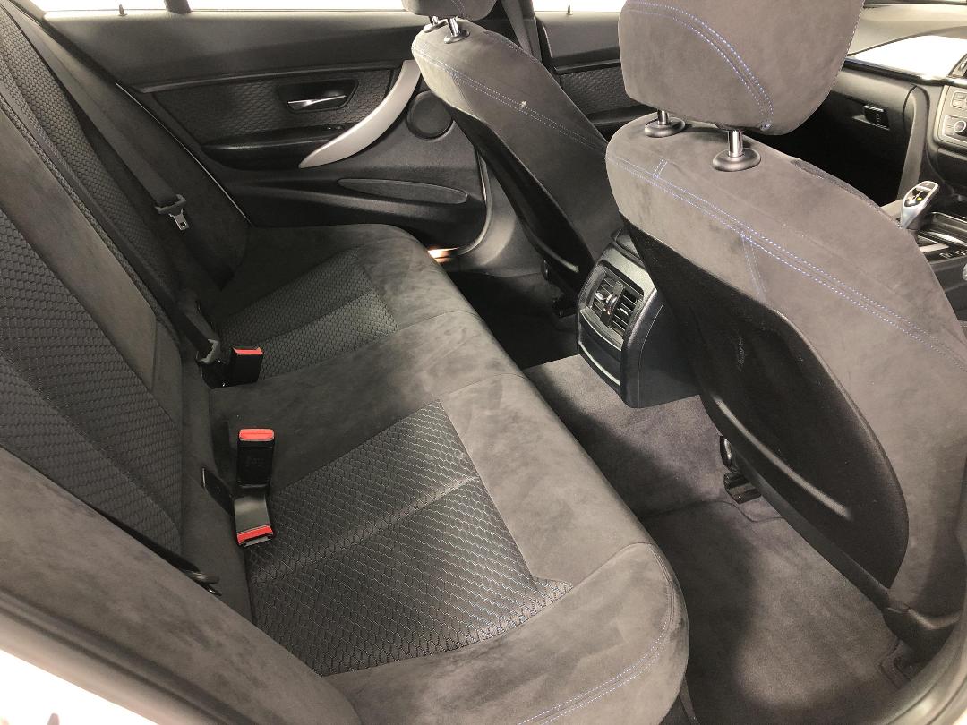 Photo '20' of BMW 320I Photo '20' of BMW 320I