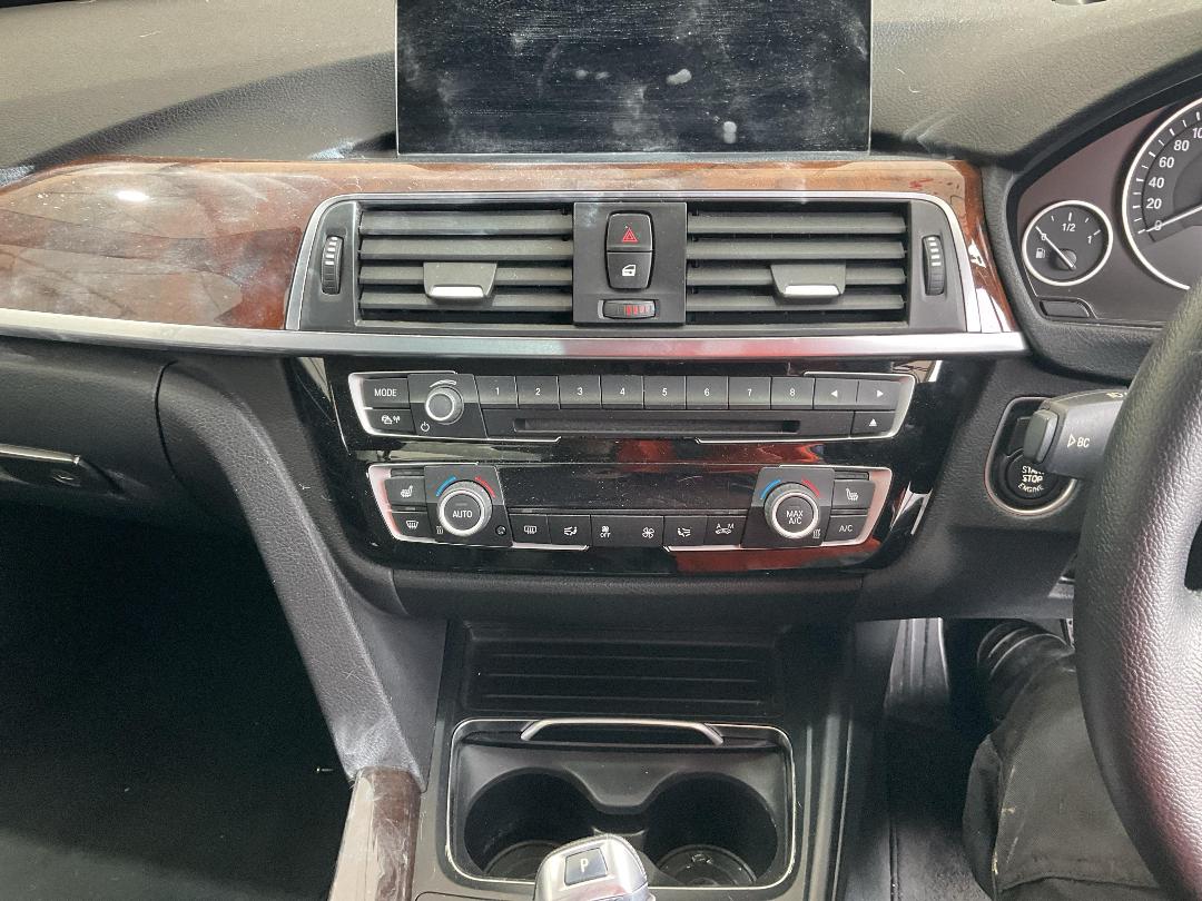 Photo '17' of BMW 320I X Drive Photo '17' of BMW 320I X Drive