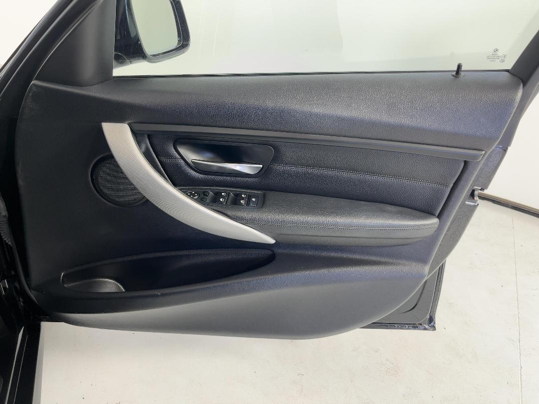 Photo '15' of BMW 320I