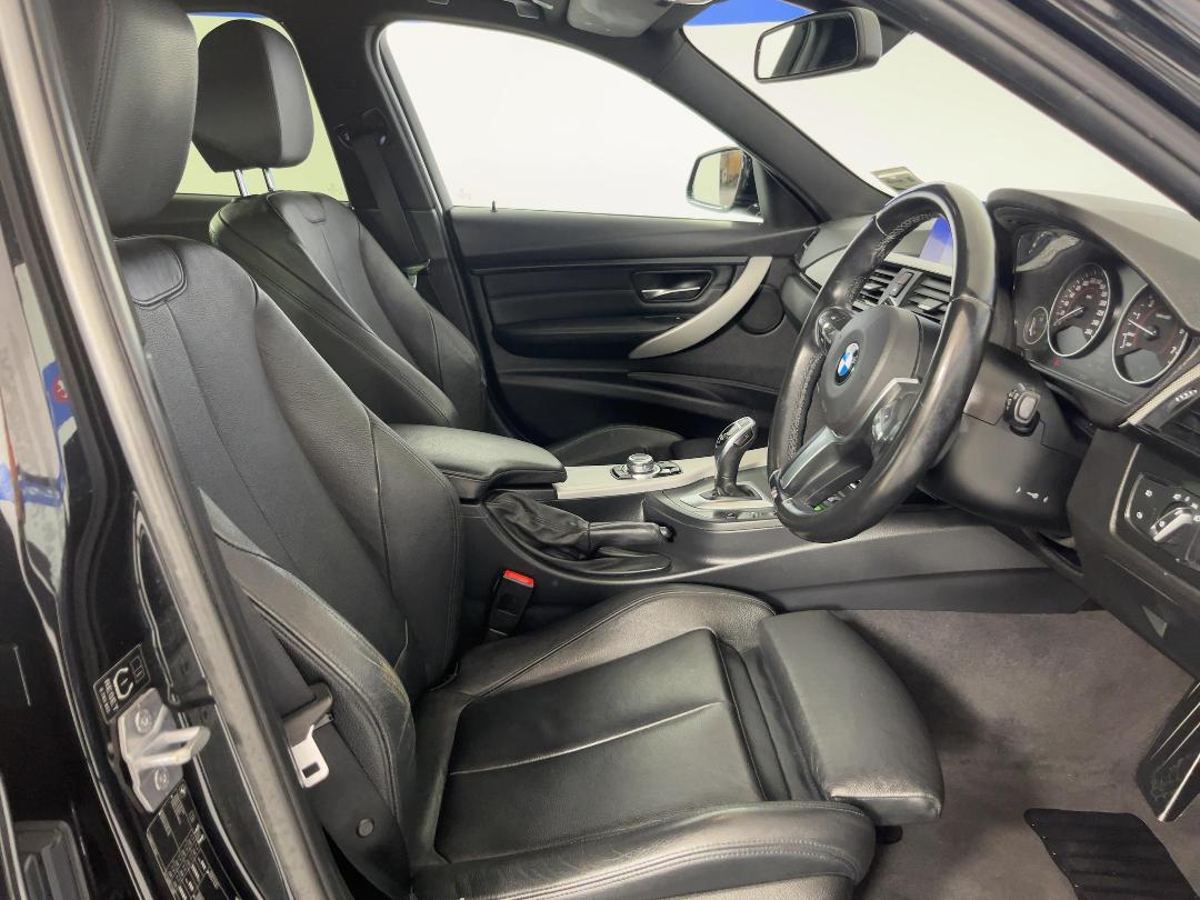 Photo '16' of BMW 320I