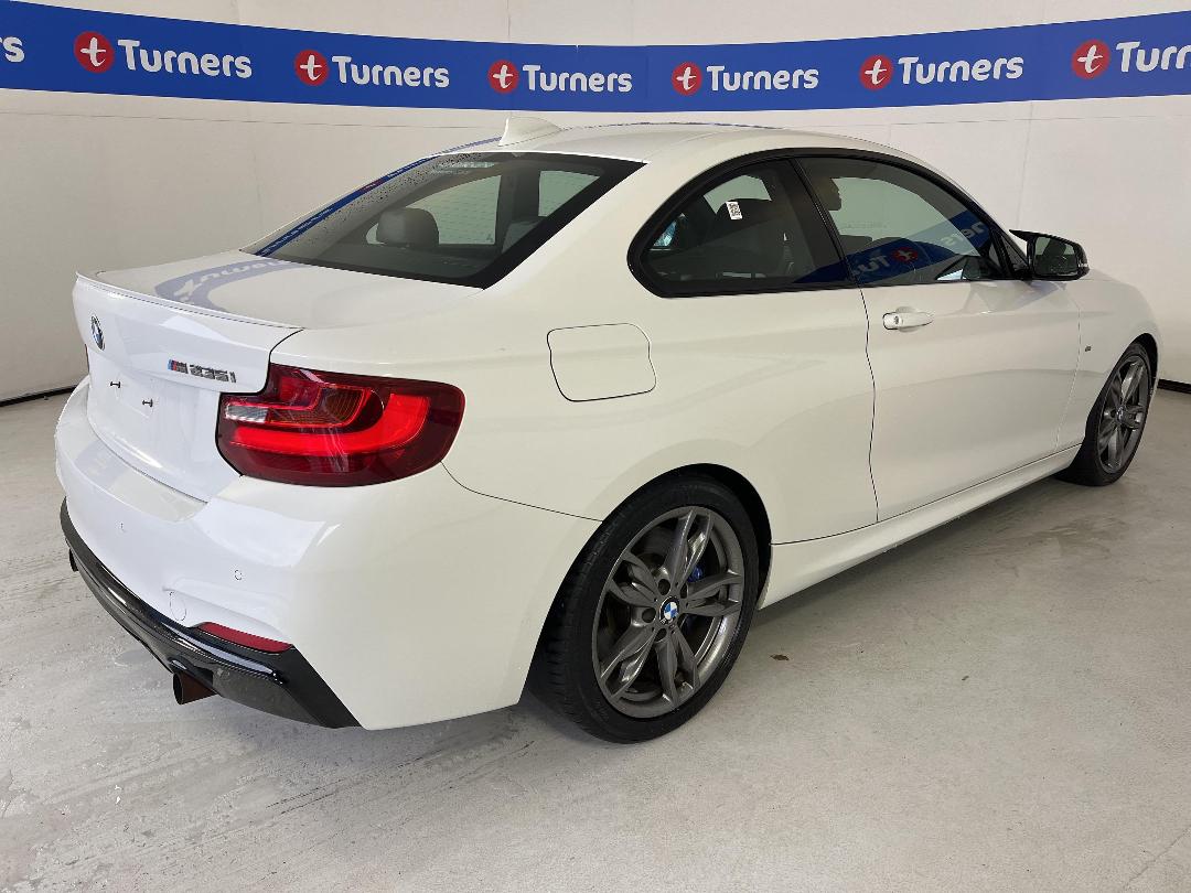 Photo '7' of BMW M235I