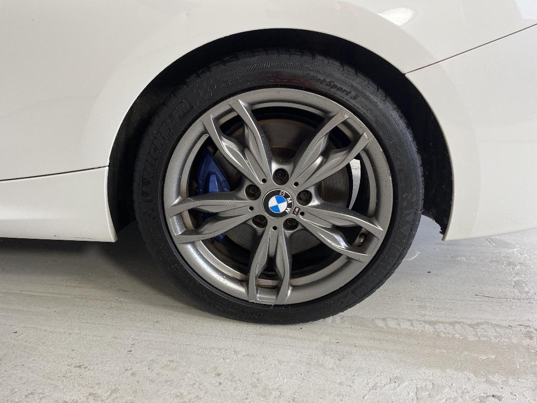 Photo '11' of BMW M235I