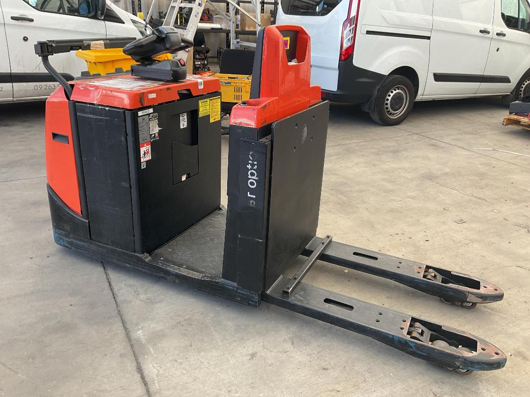 Photo '4' of BT OSE250 Forklift Photo '4' of BT OSE250 Forklift