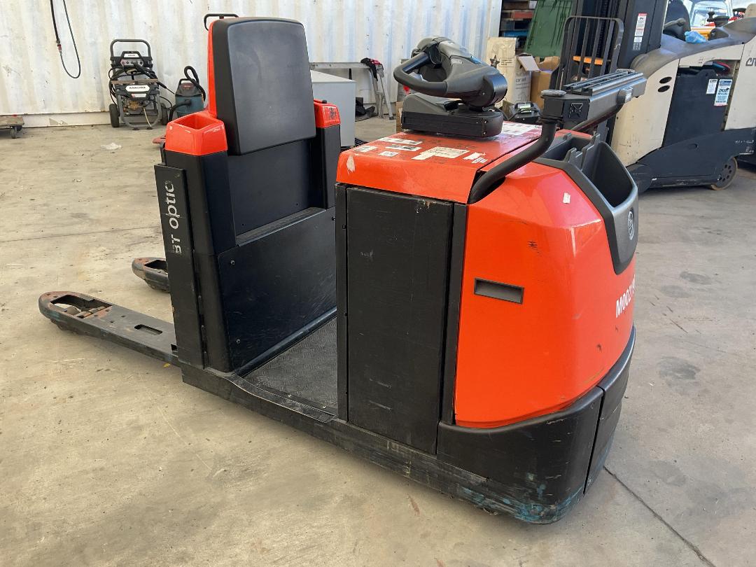 Photo '9' of BT OSE250 Forklift Photo '9' of BT OSE250 Forklift