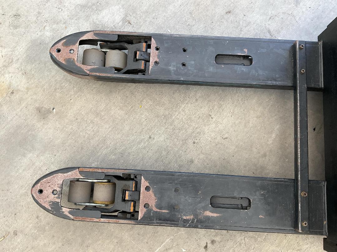 Photo '16' of BT OSE250 Forklift Photo '16' of BT OSE250 Forklift