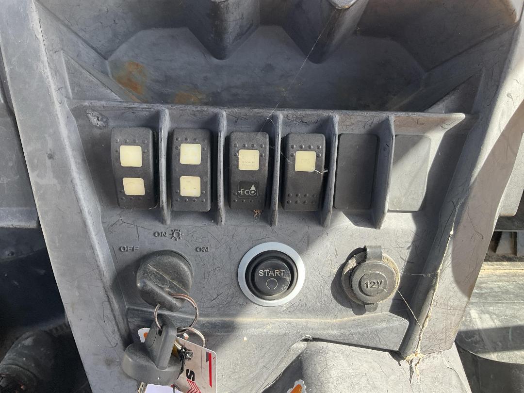 Photo '20' of CAN-AM Commander 800R 6TFB 4WD Photo '20' of CAN-AM Commander 800R 6TFB 4WD