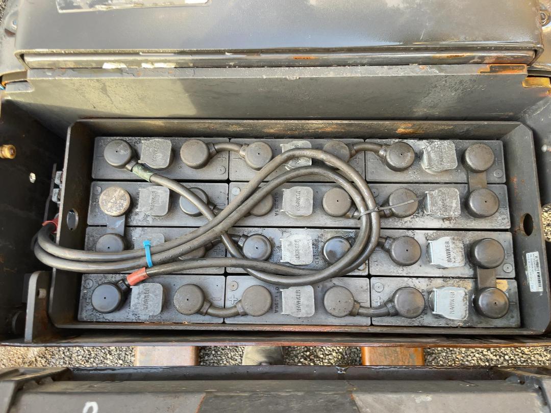 Photo '8' of Crown WT3020 Forklift