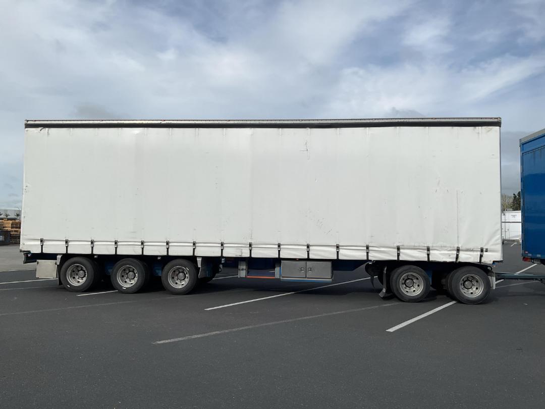 Photo '3' of DOMETT E2001 H Curtainsider Full Photo '3' of DOMETT E2001 H Curtainsider Full