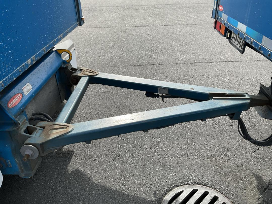 Photo '15' of DOMETT E2001 H Curtainsider Full Photo '15' of DOMETT E2001 H Curtainsider Full