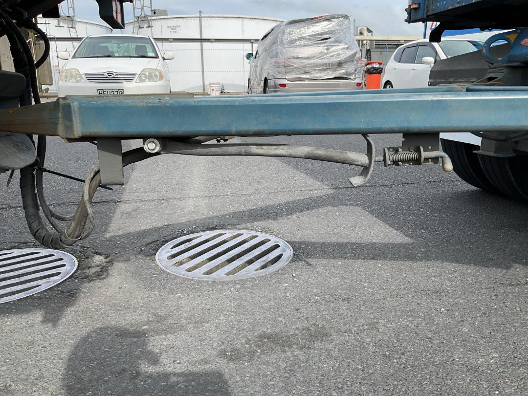 Photo '18' of DOMETT E2001 H Curtainsider Full Photo '18' of DOMETT E2001 H Curtainsider Full