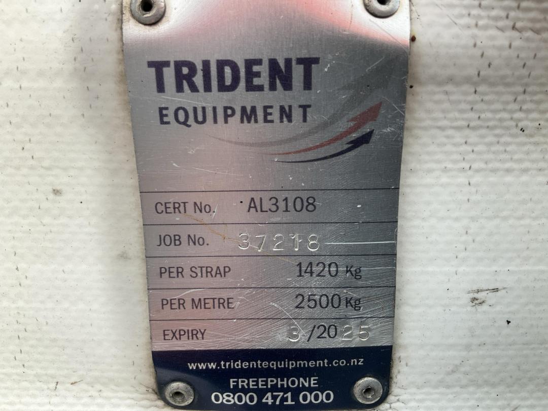 Photo '31' of DOMETT E2001 H Curtainsider Full Photo '31' of DOMETT E2001 H Curtainsider Full