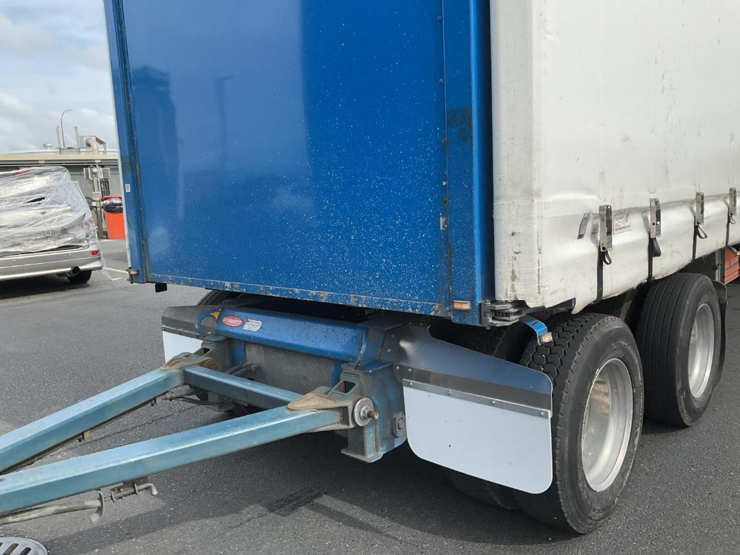 Photo '21' of DOMETT E2001 H Curtainsider Full Photo '21' of DOMETT E2001 H Curtainsider Full