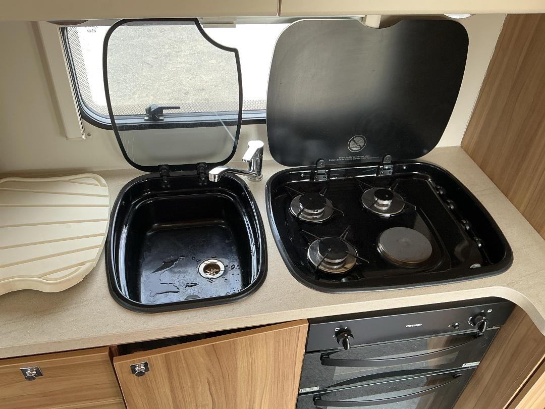 Photo '19' of Factory Built Elddis Majestic Motorhome