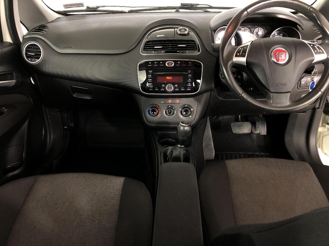 Photo '17' of Fiat Punto