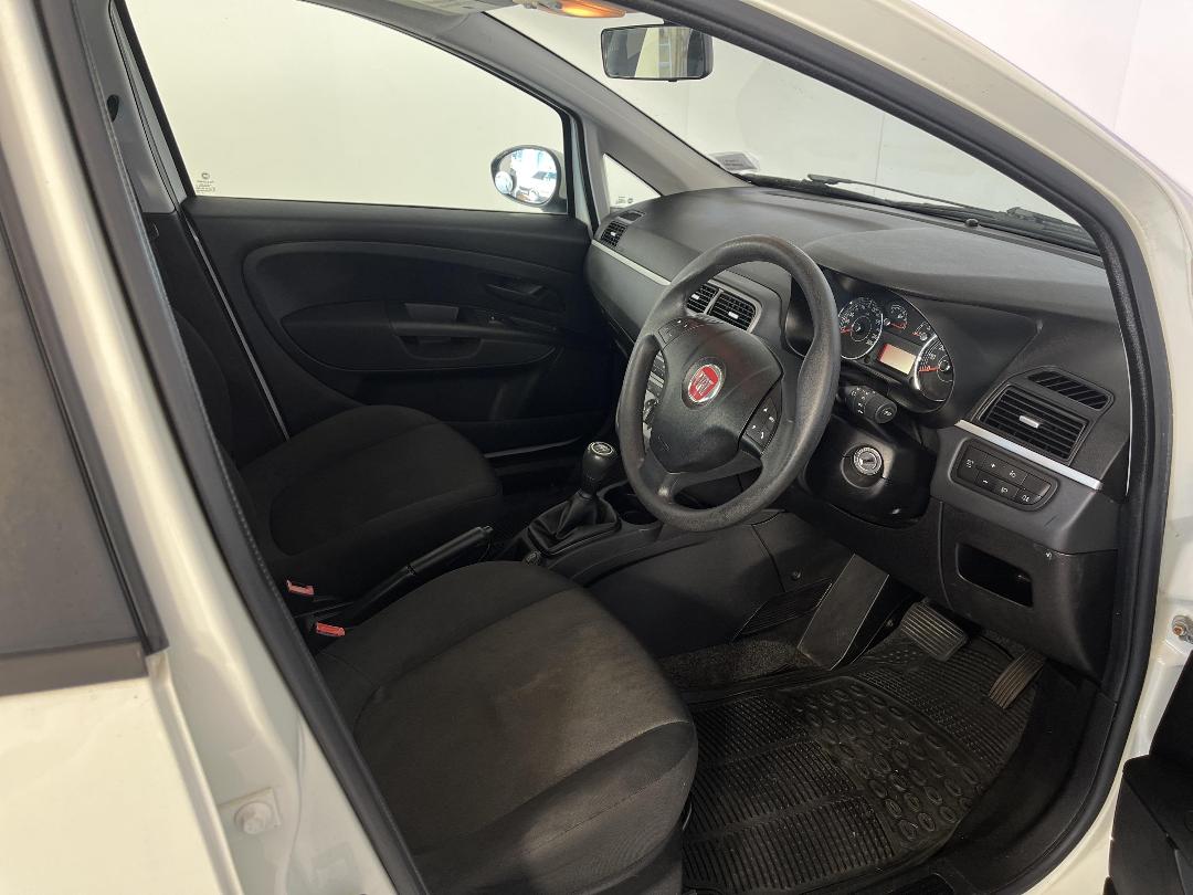 Photo '16' of Fiat Punto