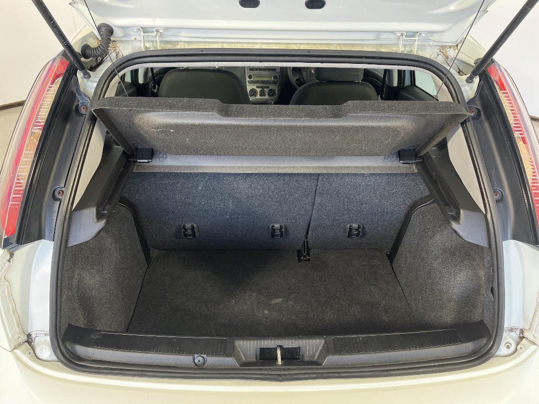 Photo '14' of Fiat Punto