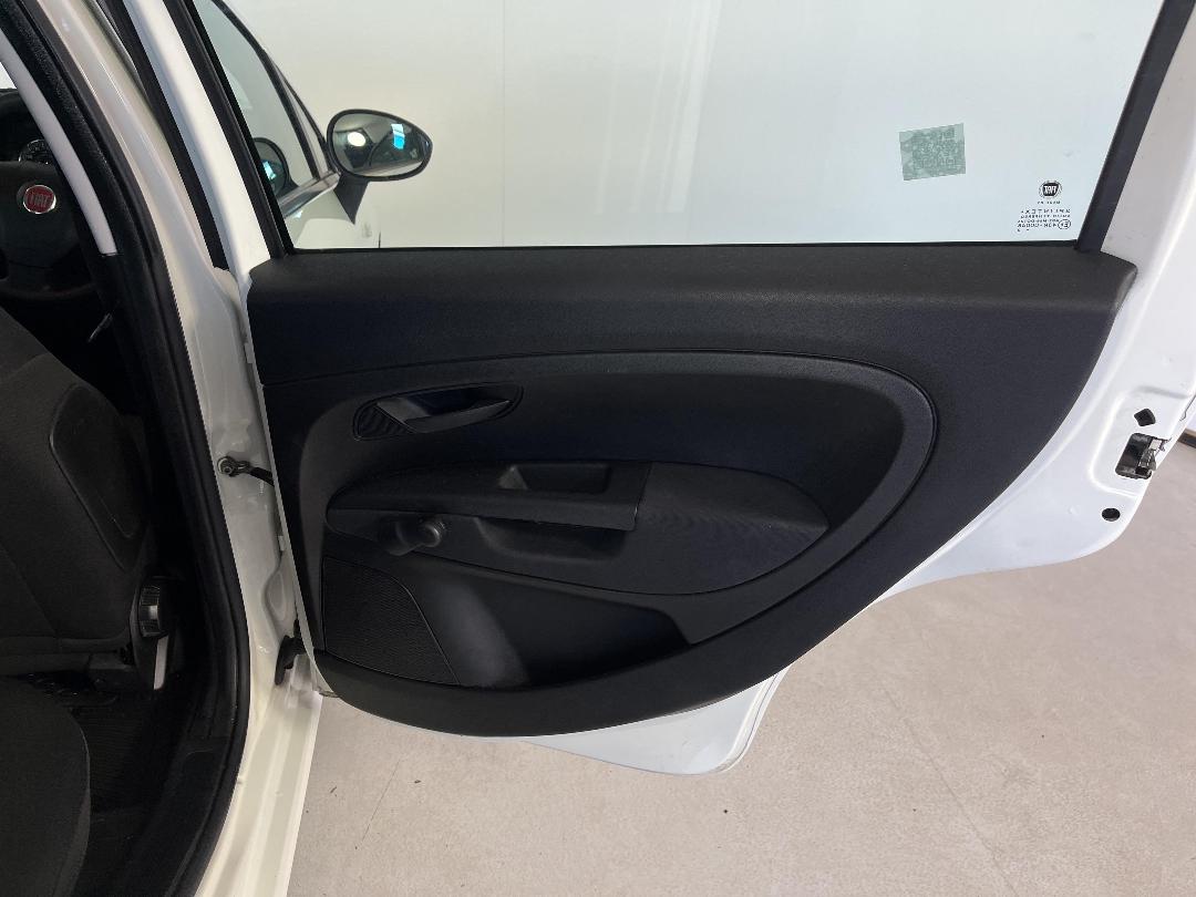 Photo '19' of Fiat Punto