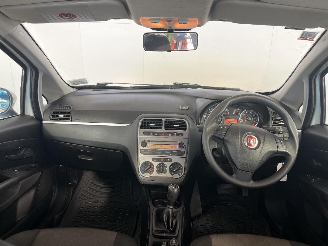 Photo '17' of Fiat Punto