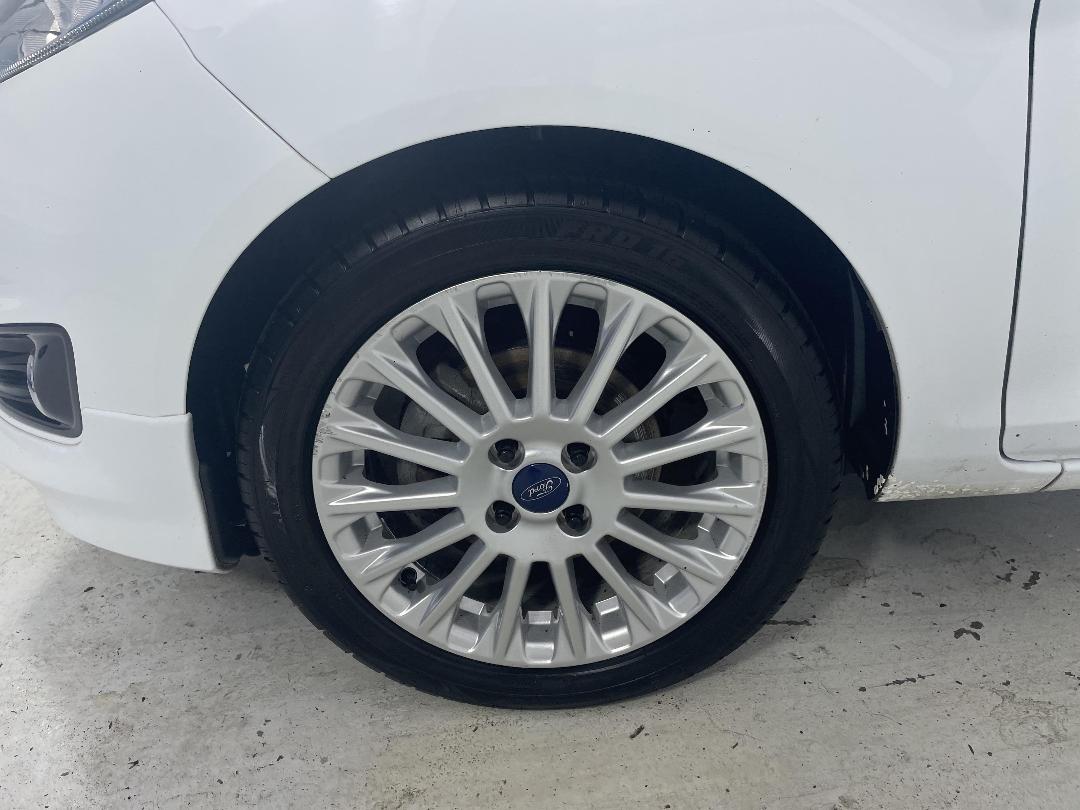 Photo '10' of Ford Fiesta Photo '10' of Ford Fiesta