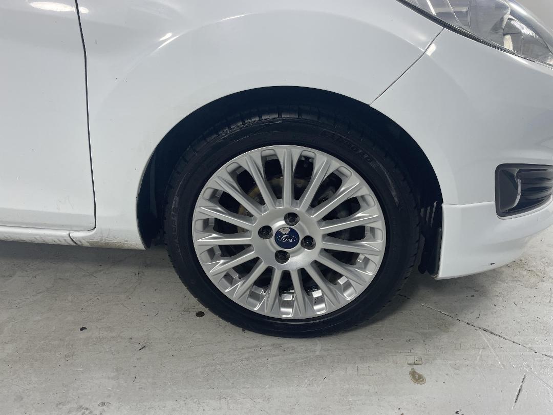 Photo '9' of Ford Fiesta Photo '9' of Ford Fiesta