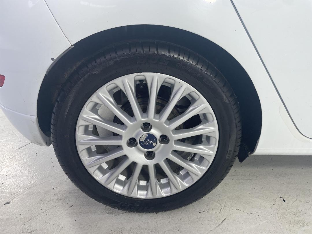 Photo '12' of Ford Fiesta Photo '12' of Ford Fiesta