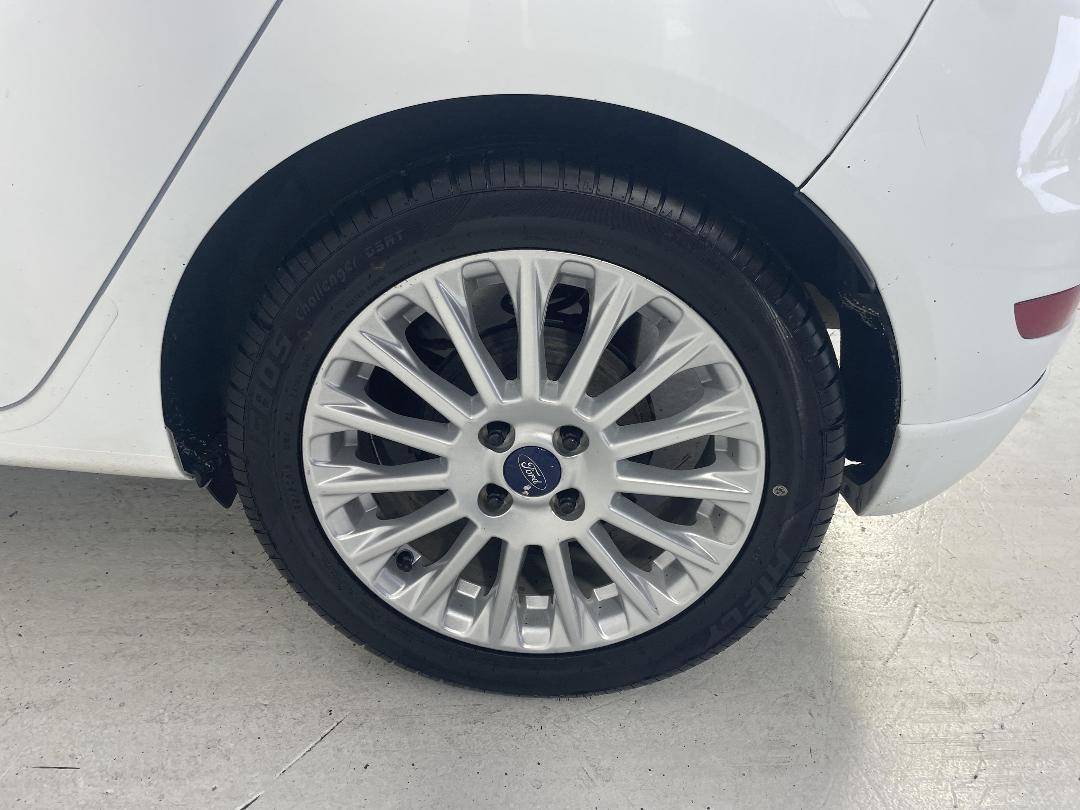 Photo '11' of Ford Fiesta Photo '11' of Ford Fiesta