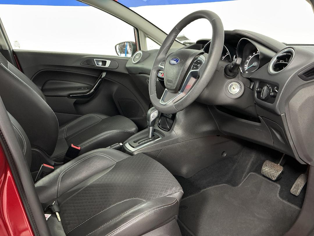 Photo '16' of Ford Fiesta