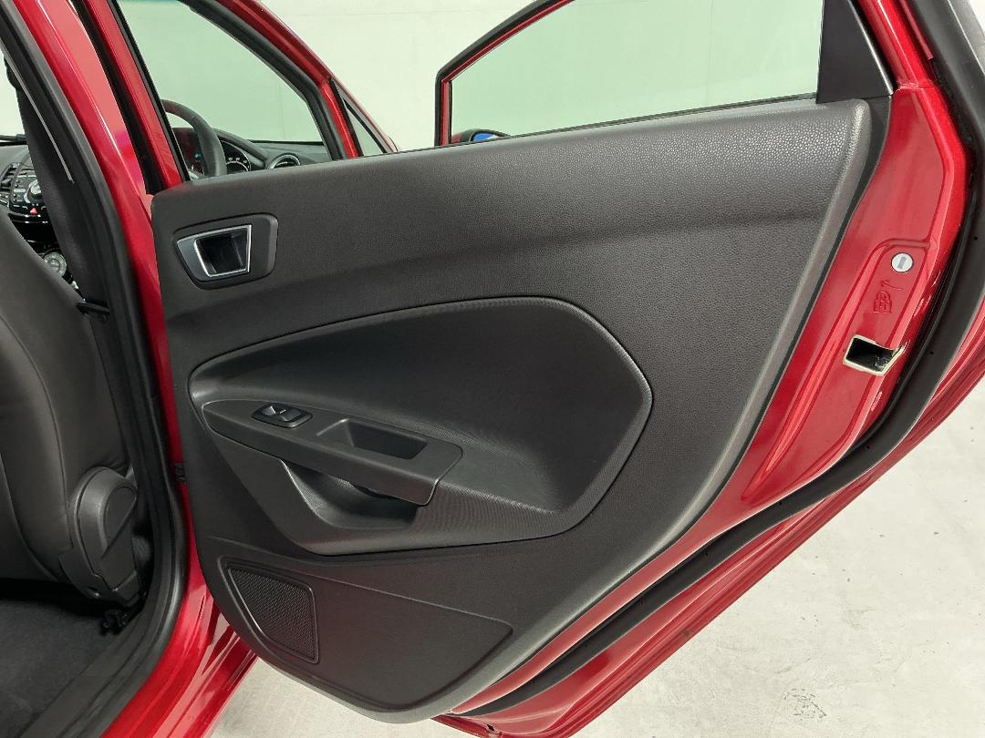 Photo '19' of Ford Fiesta