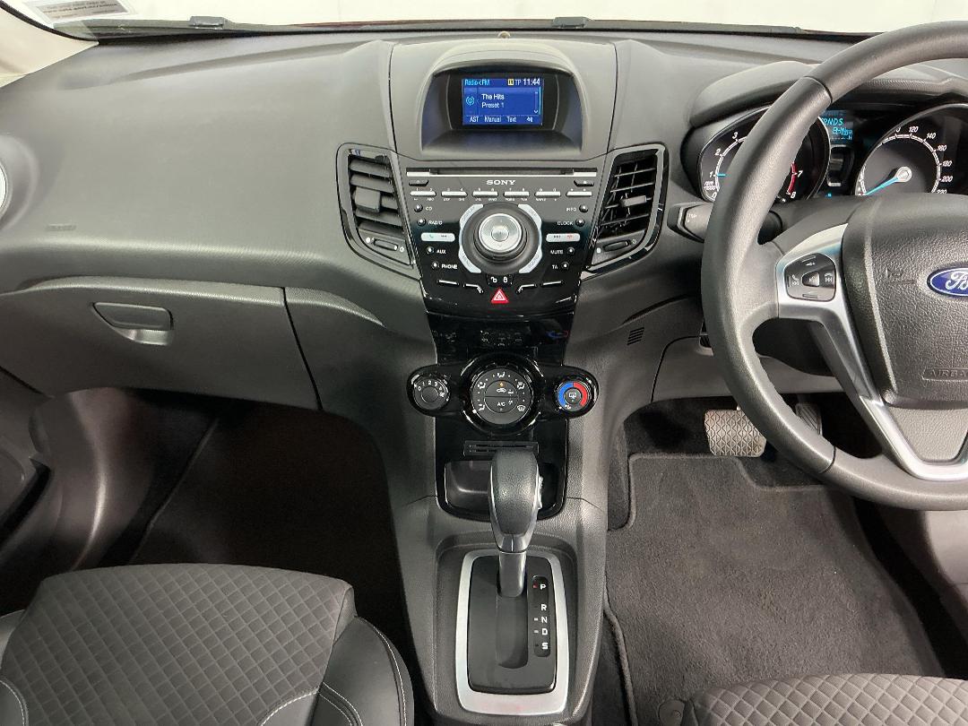 Photo '18' of Ford Fiesta